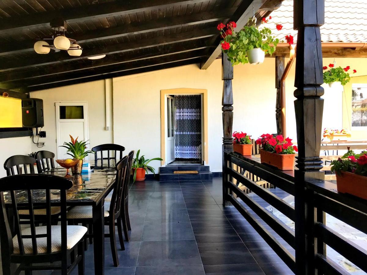 La Dory Apartment Satu Sugatag Екстериор снимка