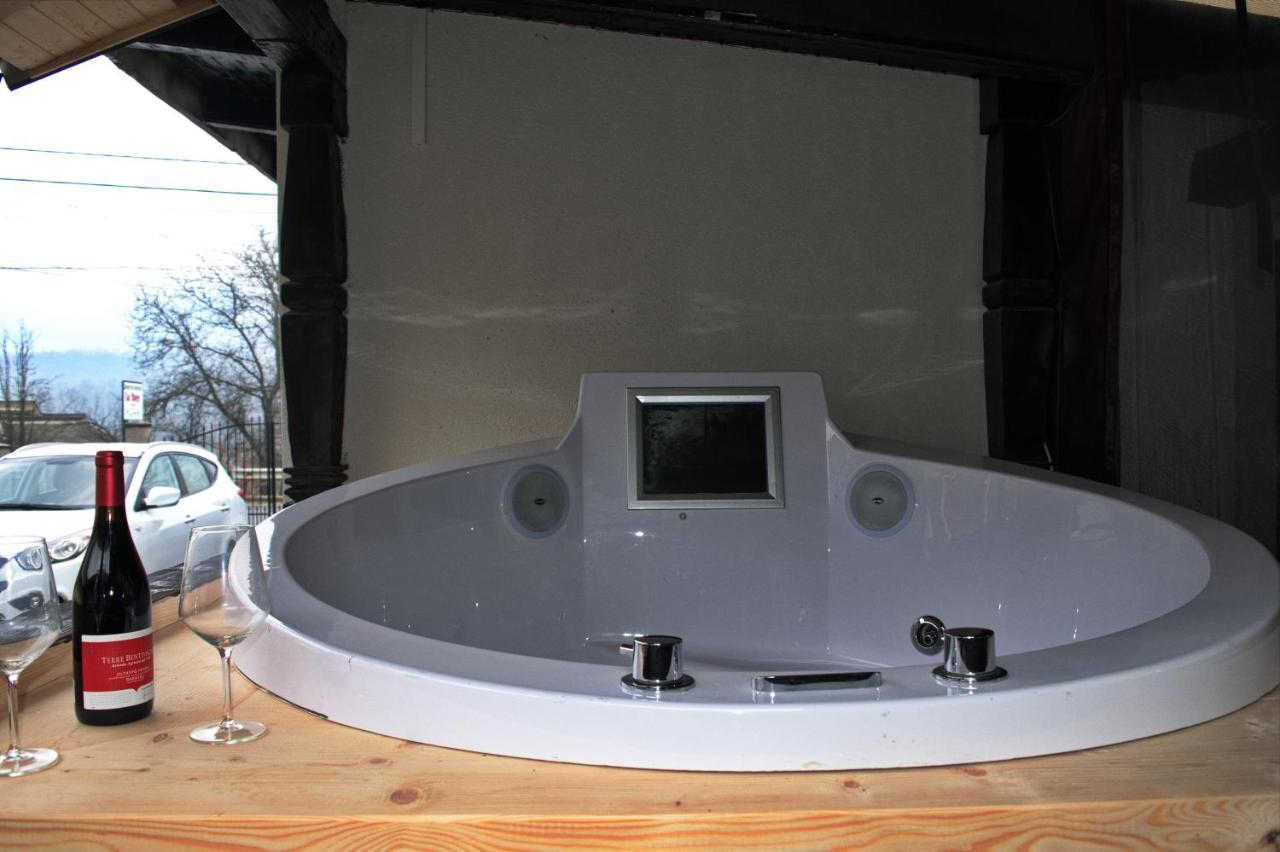 La Dory Apartment Satu Sugatag Екстериор снимка